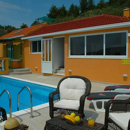 Spacious Holiday In With Pool * ヴェラ・ルカ